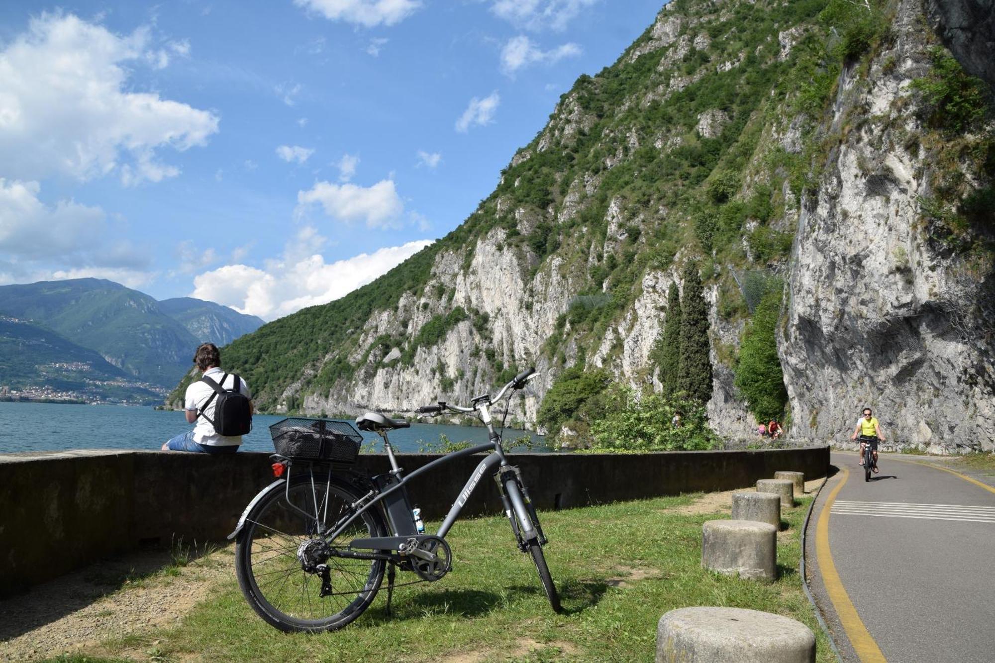 Angelo&Mari Mountain Lake Iseo Hospitality 马罗内 外观 照片
